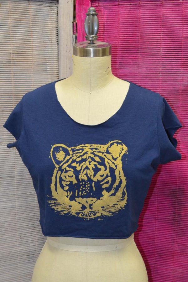 endangered wild cat printed organic cotton cropped T-shirt